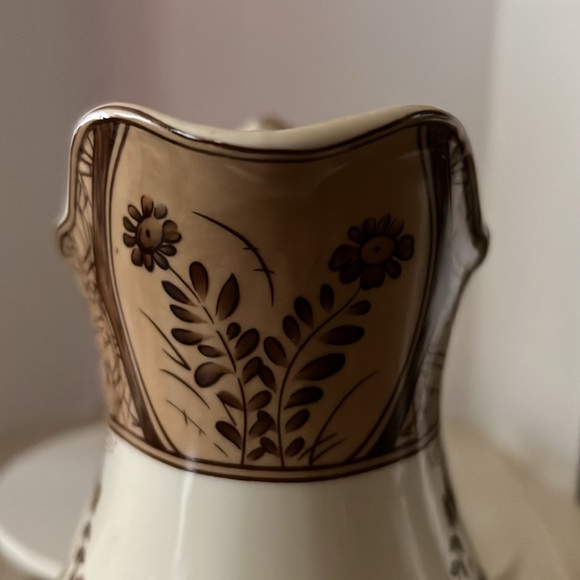 I. Disinter & Co cream brown porcelain pitcher - Picture 6 of 6